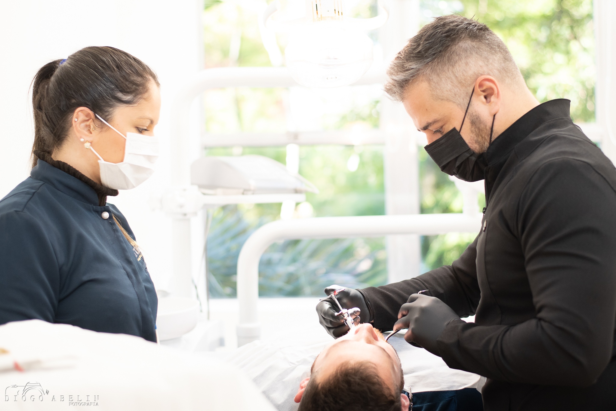 Conteúdo informativo sobre implantes dentários, limites do tratamento e reabilitação oral