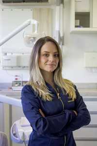 luana mesquita borille especista em implantes